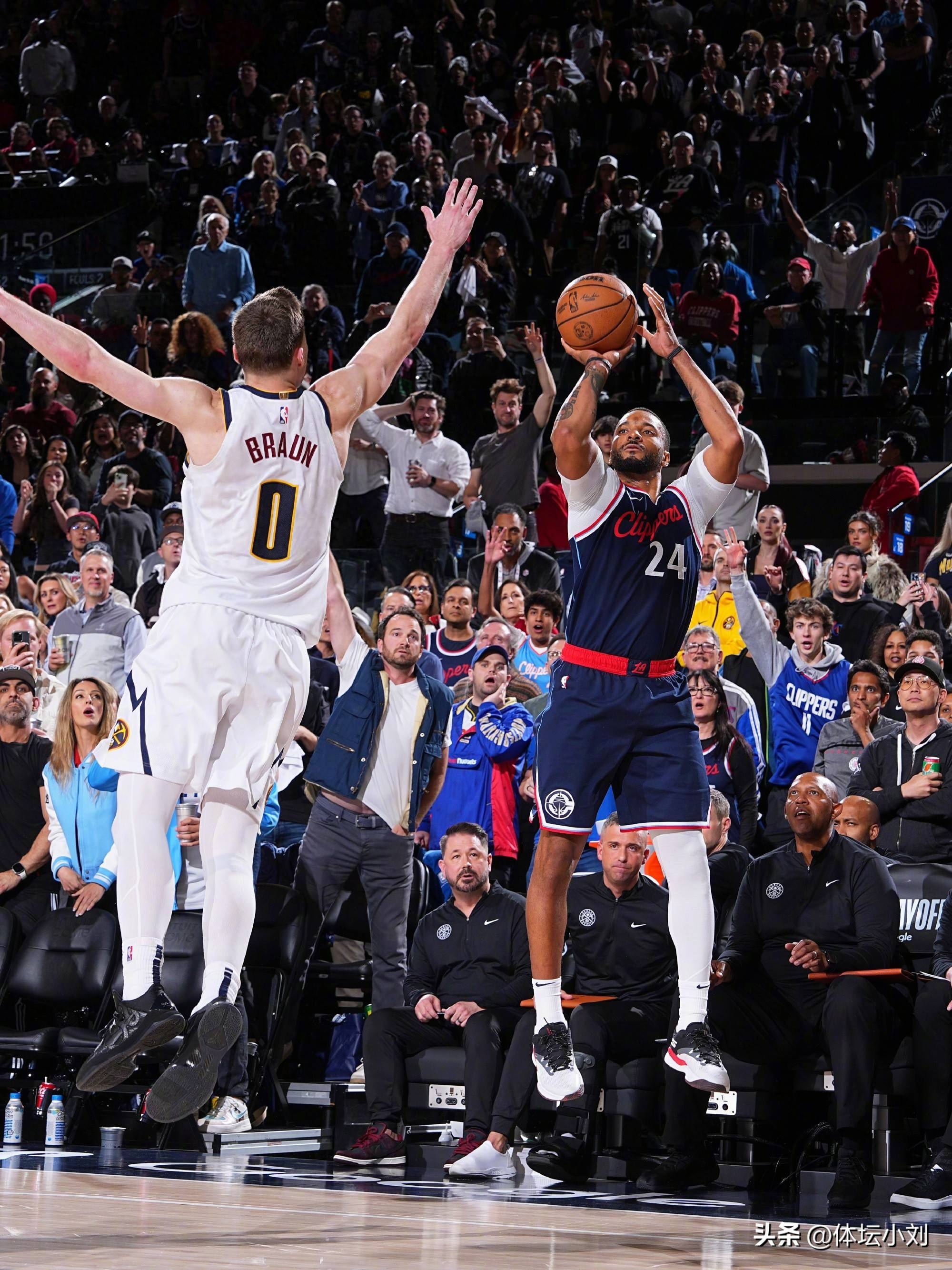 最后时刻纽卡斯尔绝杀压哨：NBA季后赛节点到来，气氛紧张，年轻球员获得机会的简单介绍