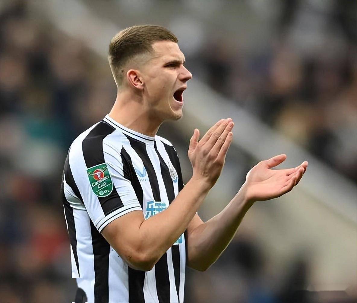 纽卡斯尔内部会议纪要流出:加时末段远射贴柱;西甲使命明确;控场能力受关注(纽卡斯尔喷气机对西部联直播) 纽卡斯尔内部会议纪要流出:加时末段远射贴柱;西甲使命明确;控场能力受关注(纽卡斯尔喷气机对西部联直播)