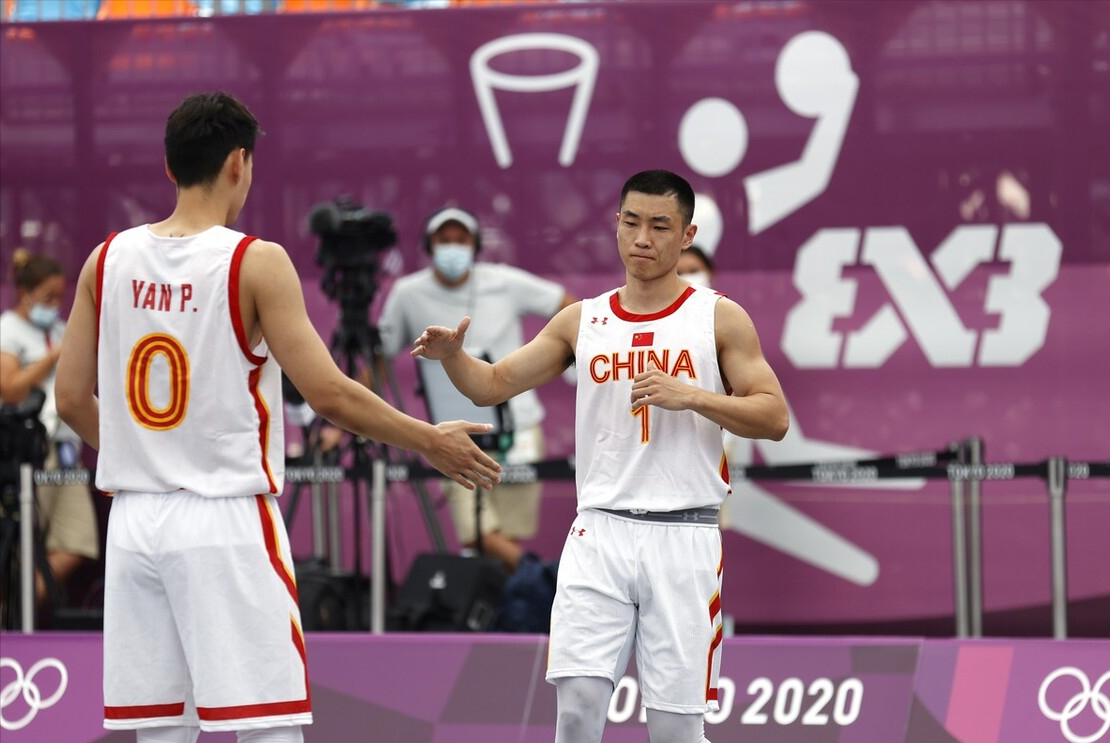 赛前体能课后，巴塞罗那篮板制胜备战社区盾，态度坚定，团队化学反应显著 