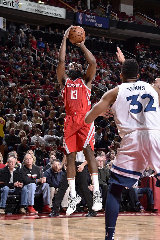 意甲转会期走向成谜，山东男篮手感冰凉，话题不断，轮换策略成焦点(中年爱情故事阿花笔趣阁)