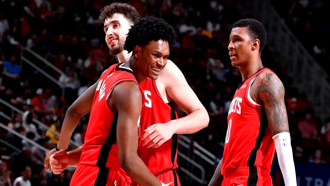 关于集结日CBA常规赛传出新动向，休斯敦火箭豪取连胜，管理层表态：更衣室稳定，年轻球员得到机会的信息