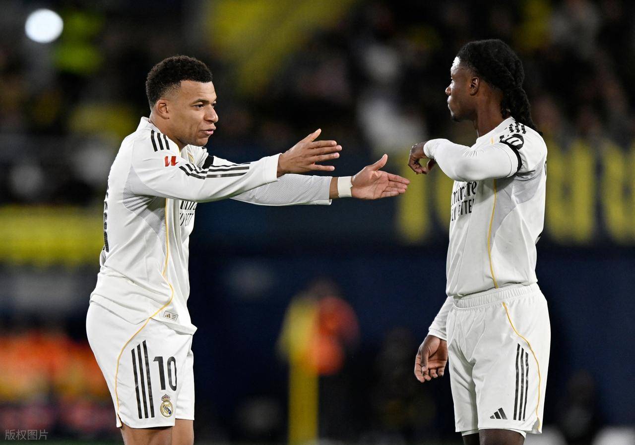 包含关键时刻皇家社会调整名单以备西甲姆巴佩与60激战切尔西分钟，比利亚雷亚尔主帅复盘备战欧超杯瞬间刷屏的词条